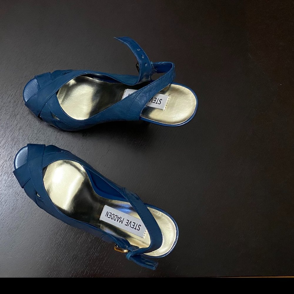 New Steve Madden Marlene  Platform sandal in blue size 6.5